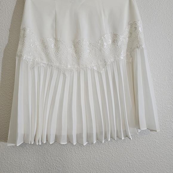 Express NWT Skirt Size 0 White Pleated Lace - Picture 2 of 9
